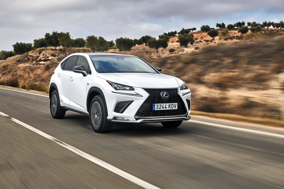 Así es la versión renovada del Lexus NX 300h 1 01 22