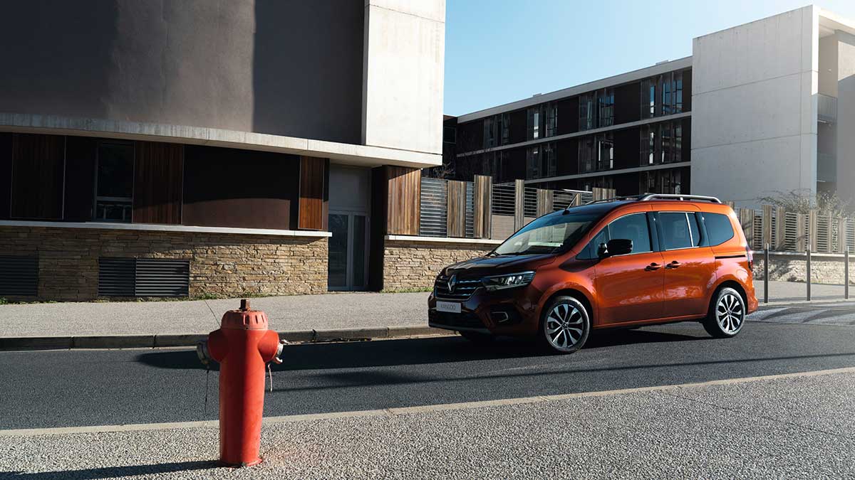 Nuevo Renault Kangoo Combi 2021: con versión 100% eléctrica para 2022 1 1 2021 newrenaultkangoo onlocation