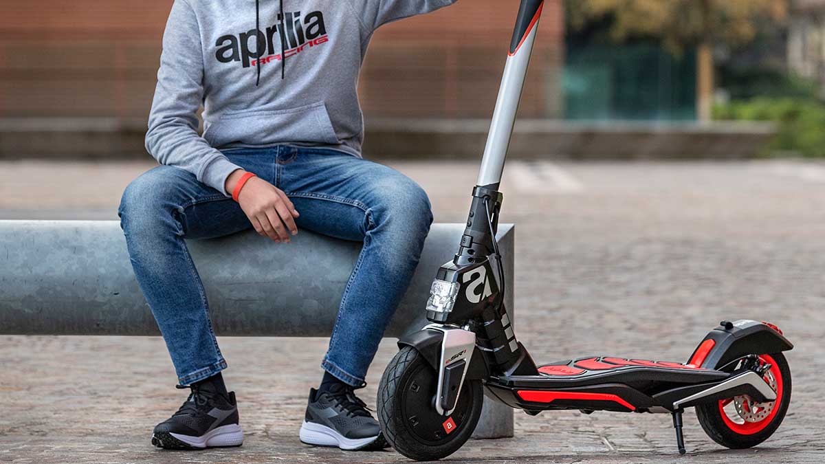 Aprilia eSR1: el primer patinete eléctrico de la firma italiana 1 14 aprilia esr1