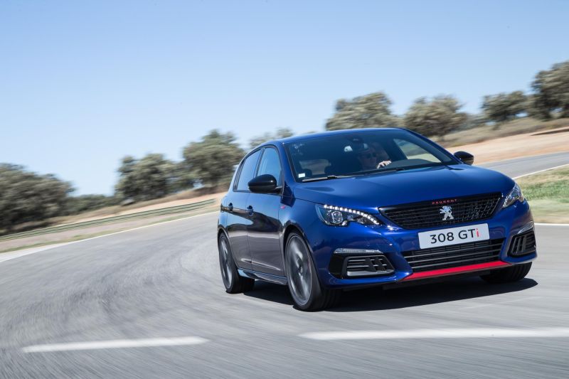 Nuevo Peugeot 308 GTi by Peugeot Sport: ya a la venta 1 3082