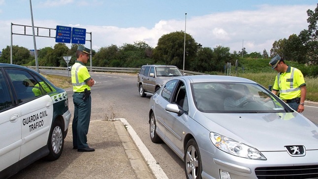 ¿En qué Comunidades se ha sancionado más este verano? 1 article quieren expulsar guardia civil equivocarse multa trafico 102359 547453080bf96