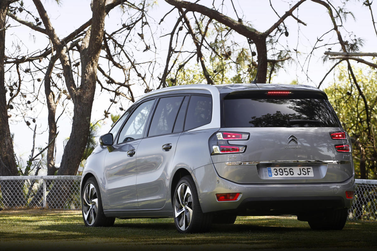 Monovolumen de cinco plazas hasta 20.000 €. ¿Renault Scénic o Citroën C4 SpaceTourer? 1 citroenc4grandpicasso201610 10g