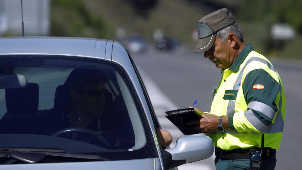 ¿Qué documentación necesitas para viajar en Navidad? 1 controlguardiacivil 2