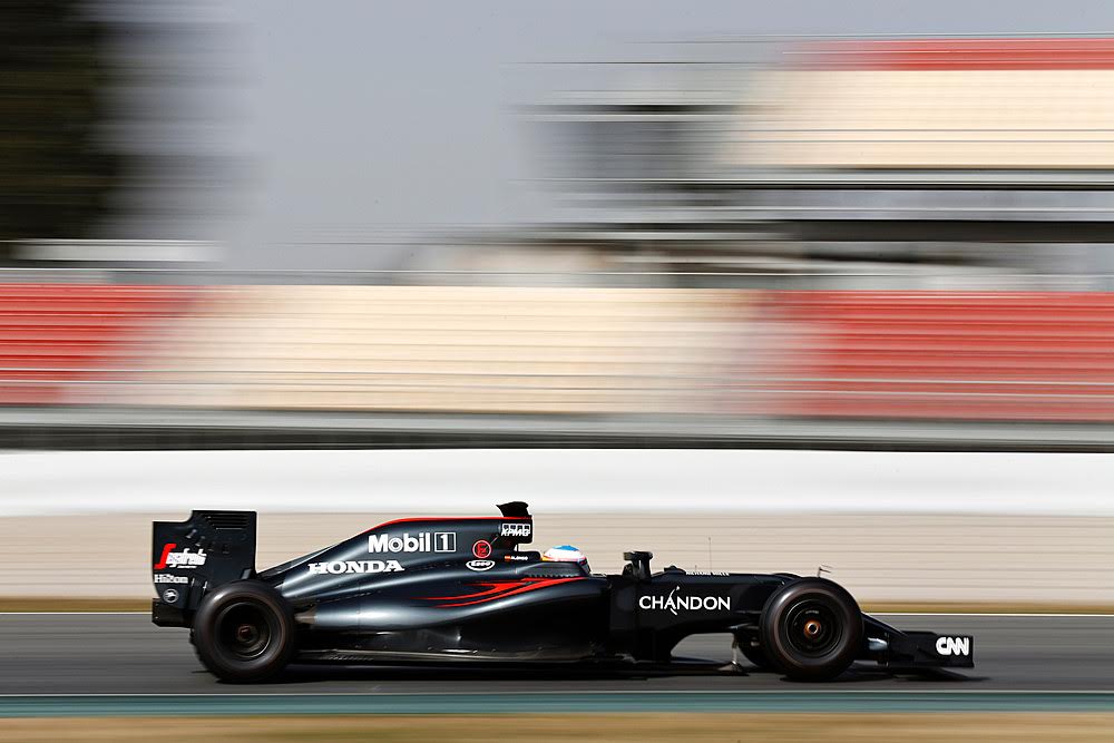 Fernando Alonso empieza con buen pie a los mandos del McLaren MP4-31 1 fernandoalonsotestformula1