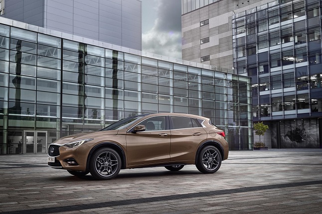 Infiniti Q30, entre los compactos y los SUV 1 infinitiq30frankfurt01 1