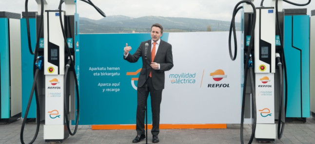 Repsol inaugura el primer punto de recarga ultra-rápida de la Península Ibérica 1 josu jon imaztcm13