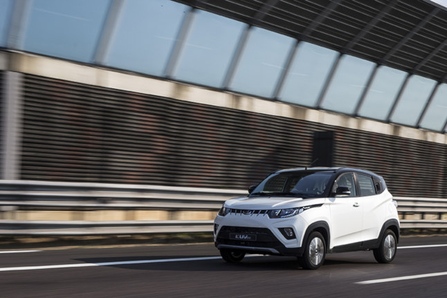 Mahindra KUV100 NXT: nuevo aspecto y mayor equipamiento 1 kuv100action0112lr