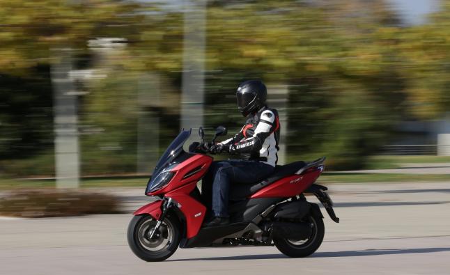 Primera prueba con el nuevo KYMCO K-XCT 125i ABS 1 kymcok