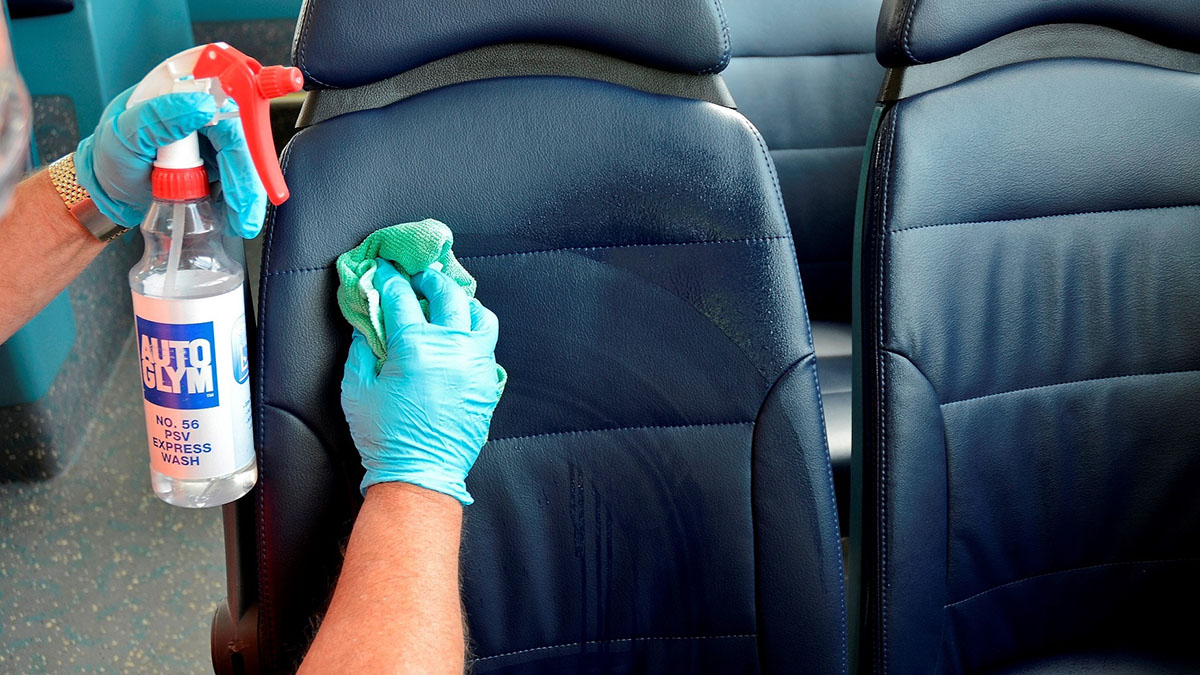 Coronavirus, ¿puedo echar alcohol en los asientos del coche? 1 limpiar asientos