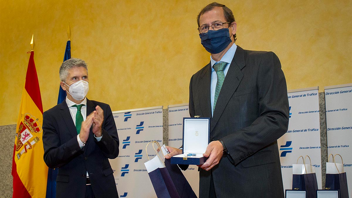 La Asociación Española de Renting de Vehículos recibe la Medalla al Mérito de la Seguridad Vial 1 medalla me769rito seguridad vial aerjpg