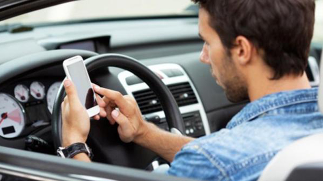 Compra o vende tu coche desde tu móvil 1 movil al volante 1