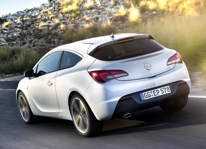 Deportivos con rebaja: ¿Opel Astra GTC o Volkswagen Scirocco? 1 opel