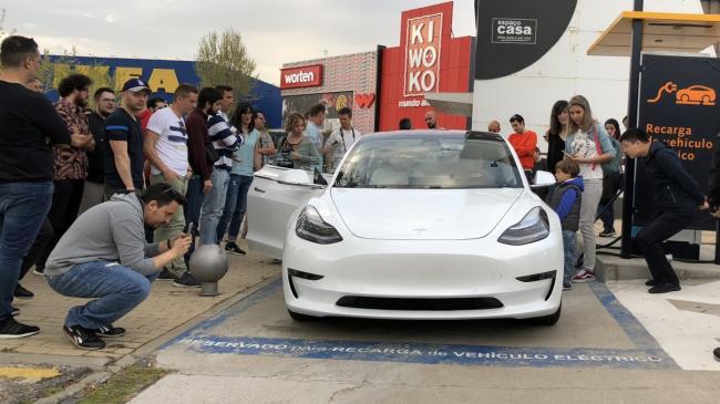 Fotos del Tesla Model 3 en Madrid 1 El Tesla Model 3 ya rueda por España