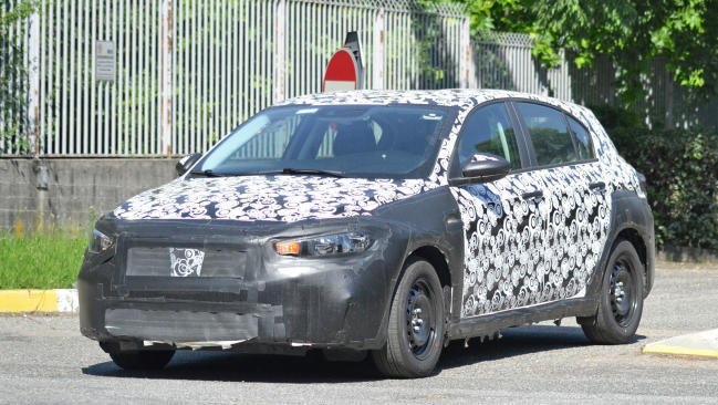Fotos espía del Fiat Tipo Cross 2021 29 preview 1a06af8772706