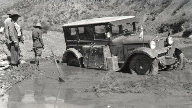 Fotos: Primera vuelta al Mundo en coche por Clärenore Stinnes 1 La primera vuelta al mundo en coche
