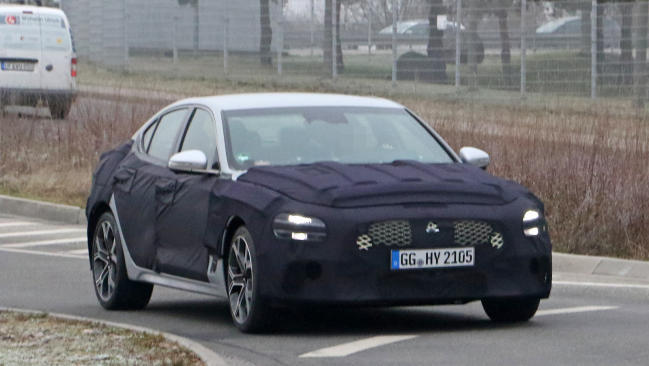 Fotos espía del Genesis G70 restyling 1 preview 9dff26b89b94f