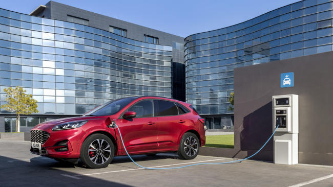 Fotos del Ford Kuga 2019 1 Ford Kuga 2019: electrificado y completamente renovado