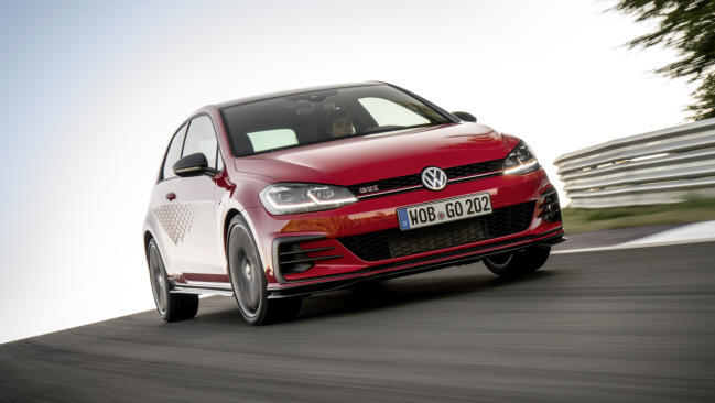 Fotos del Volkswagen Golf GTI TCR 1 Volkswagen Golf GTI TCR: la versión más deportiva ya tiene precio en España