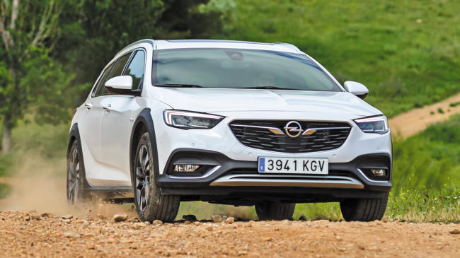 Fotos del Opel Insignia Country Tourer en acción 26 preview db75d754b8513
