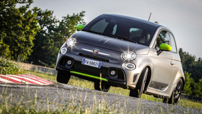 Fotos del Abarth 595 Pista 1 Abarth Pista 595: el deportivo de la marca del escorpión se actualiza