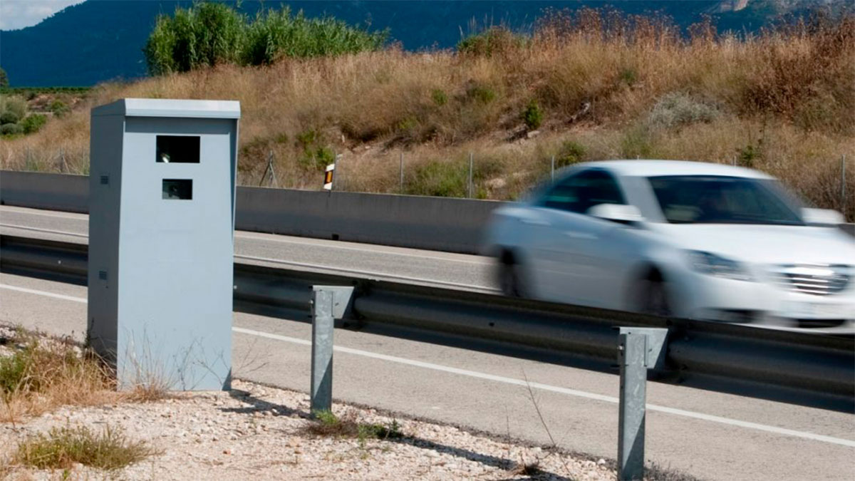 ¿Cuál es la multa por frenar bruscamente antes de un radar? 1 radar perales iborra 1068x601 1