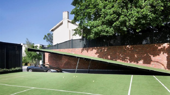 Un australiano se construye una BatCueva 1 real life bat cave100558464m