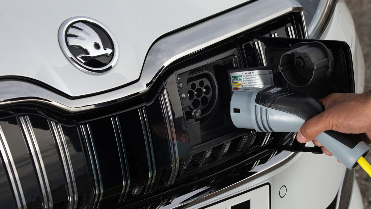 Las ventajas fiscales en Canarias por la compra de un coche eléctrico 1 skoda superbiv 2020 1600