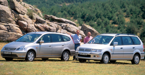 Honda Stream VS Mitsubishi Spacewagon