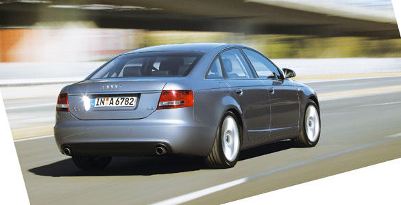 Audi A6 año 2004 trasera