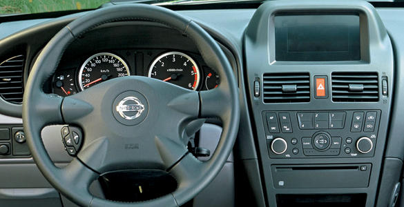 Nissan Almera 2.2 DIC LINE UP. interior