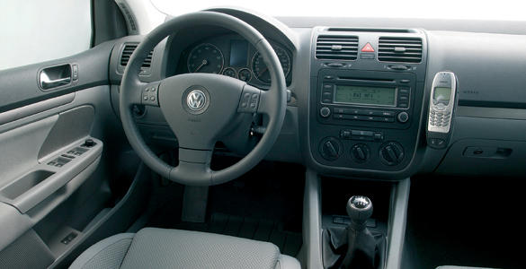 VW Golf 1.9 TDI Highline interior