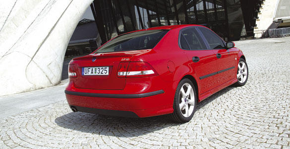 Saab 9-3 año 2004 trasera
