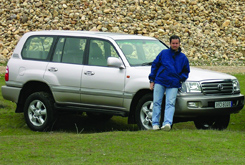 land-cruiser-vs-range-rover-39