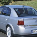 Opel Vectra año 2004 trasera