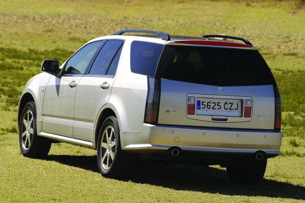cadillac srx noviembre 2004 trasera tres cuartos