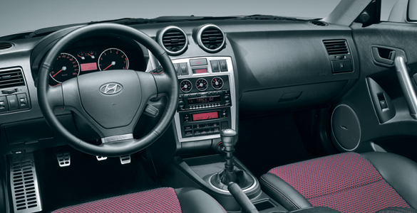 Hyundai 2.0 (2005) 16V Coupé Interior