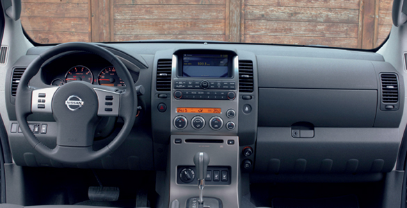 Nissan Pathfinder 2.5 (2005) dci xe interior