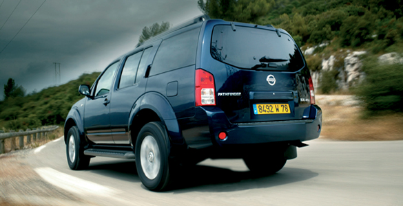 Nissan Pathfinder 2.5 (2005) DCI X trasera