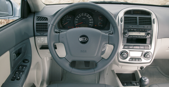Kia Cerato 1.5 (2005) CRDI LX interior1