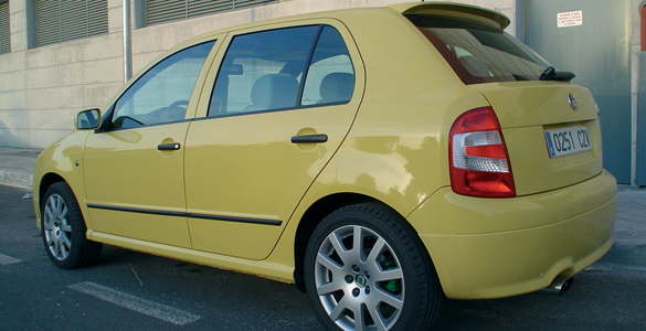 Skoda Fabia (2005) 1.9 TDI RS trasera1