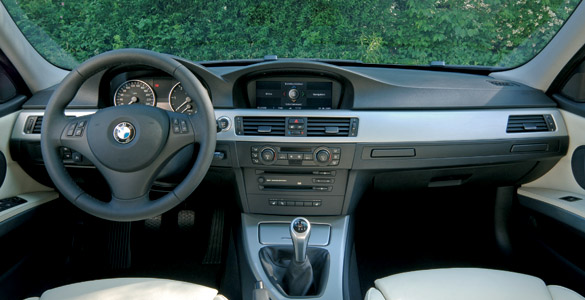 BMW 320d (2005) Touring interior