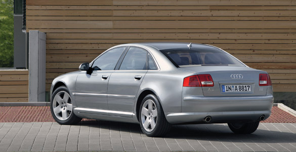 Audi A8 (2005) 4.2 TDI trasera