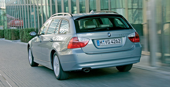 BMW 320d (2005) Touring trasera