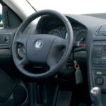 Skoda Octavia (2006) 2.0 TDI interior2