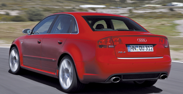 Audi RS4 3/4 Trasera