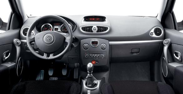 Renault Clio 1.5 dCi (2005) 105 3P Confort Dynamique Interior