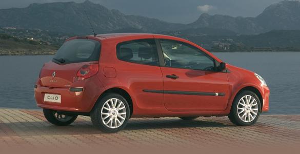 Renault Clio 1.5 dCi (2005) 105 3P Confort Dynamique trasera