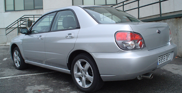 Subaru Impreza (2005) 2.0 R delantera TRASERA