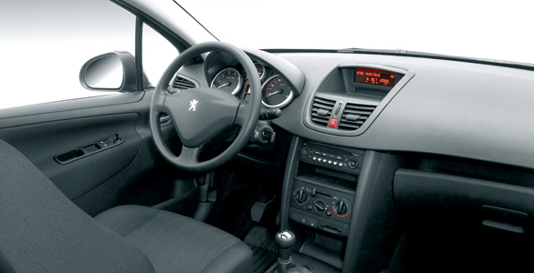 Peugeot 207 1.6 (2006) HDI 90 XT 5p interior7