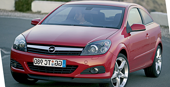 Opel Astra GTC 2.0t 170 Sport delantera Opel Astra GTC 2.0t 170 Sport delantera